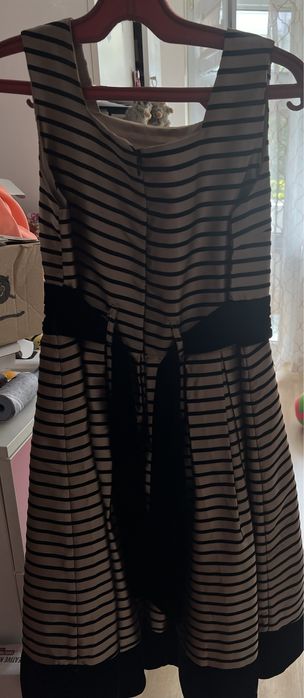 Официална дантелена рокля + пухкаво елече