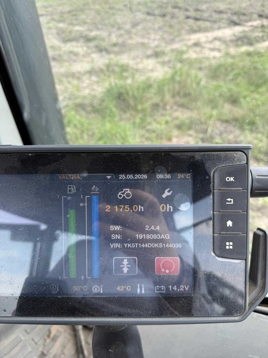 Tractor Valtra T144