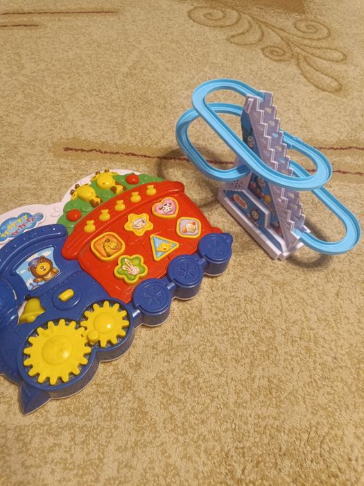 Продам игрушки малышам