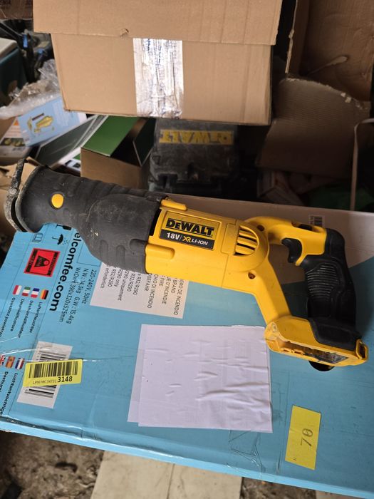 Fierăstrău sabie dewalt
