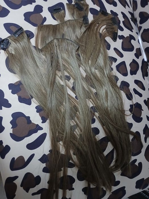 Coada par blond si extensii cu clips
