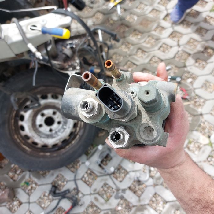 Части за Vw touran 2.0 ecofuel