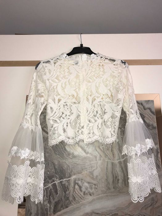 Дантелена дизайнерска блуза с дълъг ръкав