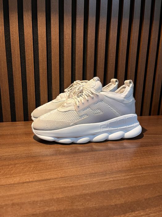 Versace chain reaction