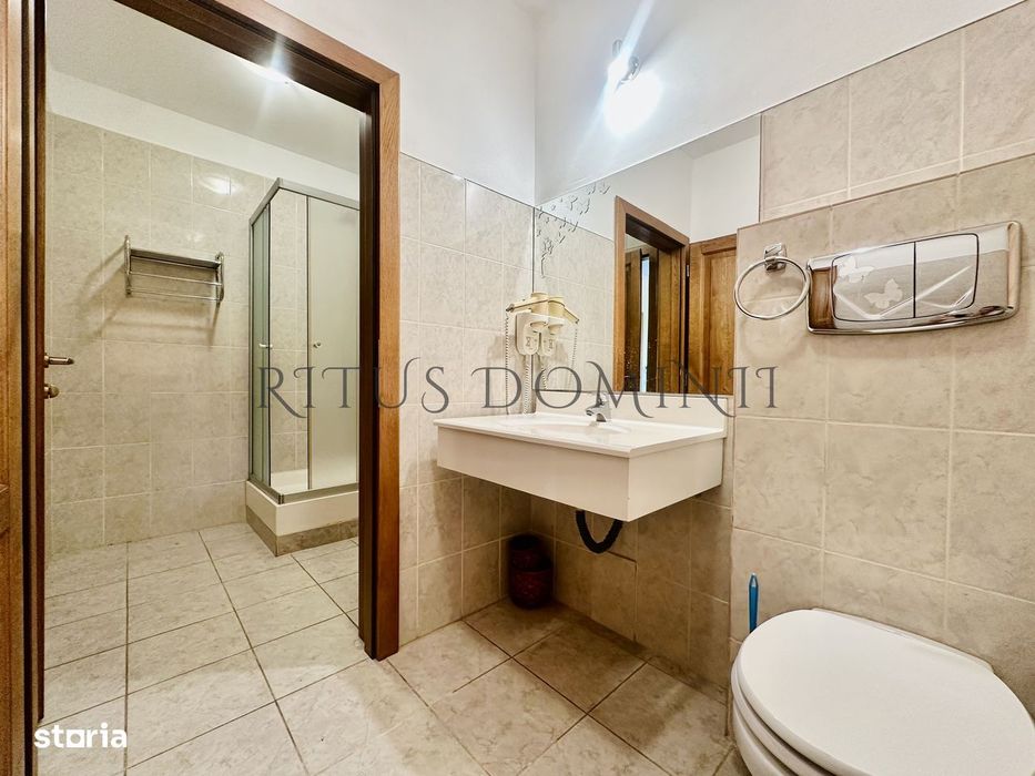 Casa de Închiriat Ultracentrala, 12 Camere, 10 Bai, 6 Parcari