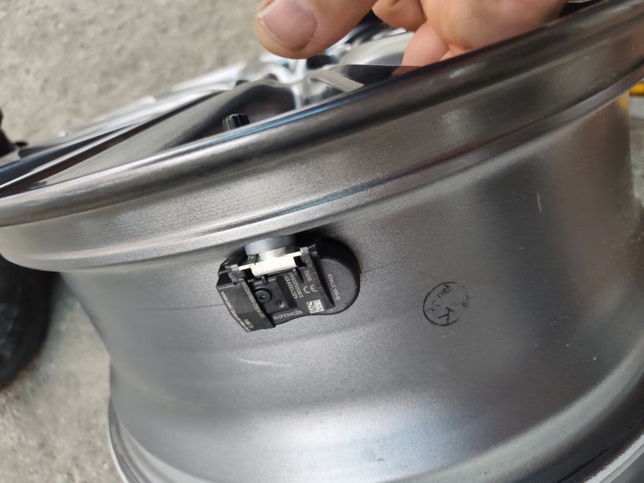 17" оригинални алуминиеви джанти за Mazda .