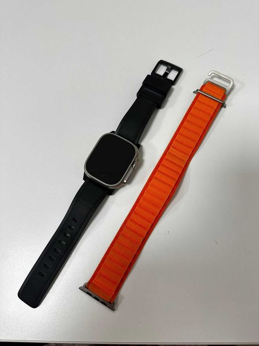 Apple Watch Ultra- 49 mm Titanium&Ceramic