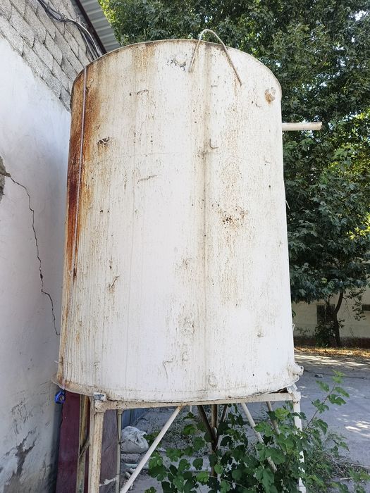 Продам срочно цистерна для воды