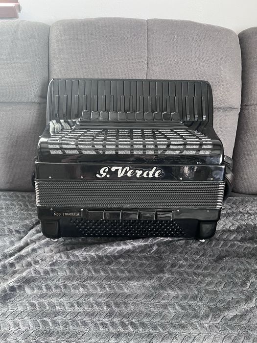 Acordeon Weltmeister supita s4 personalizat