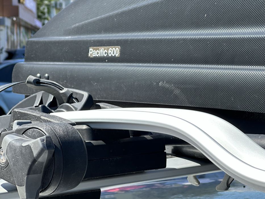 Thule оригинал с креплением для велосипеда