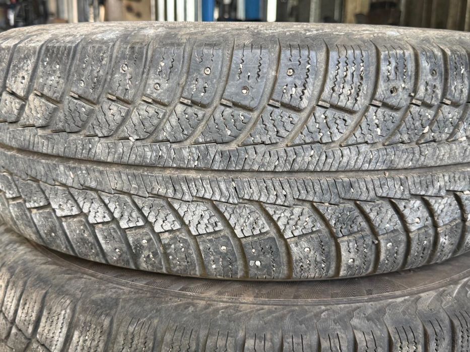 Продам резину 235/75 R15