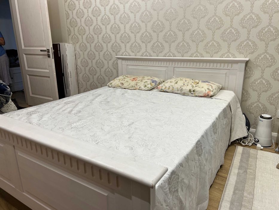 Кровать для спальни