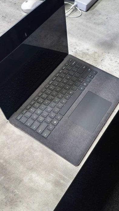 Microsoft Surface Laptop 4