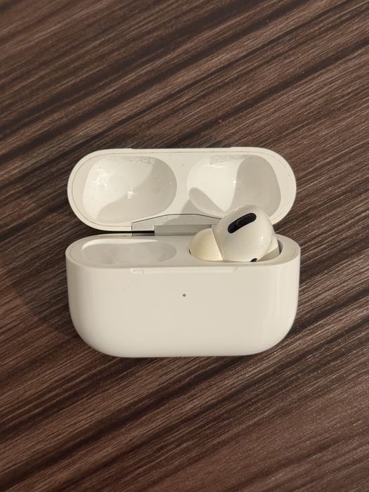 AirPods Pro 1 (carcasa/pod cu casca dreaptă)