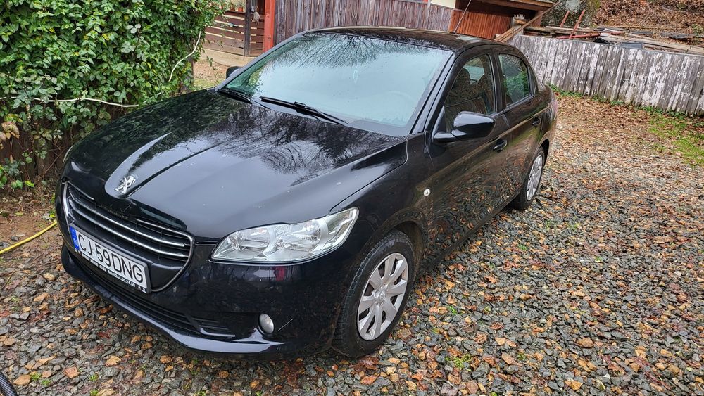 Vând Peugeot 301