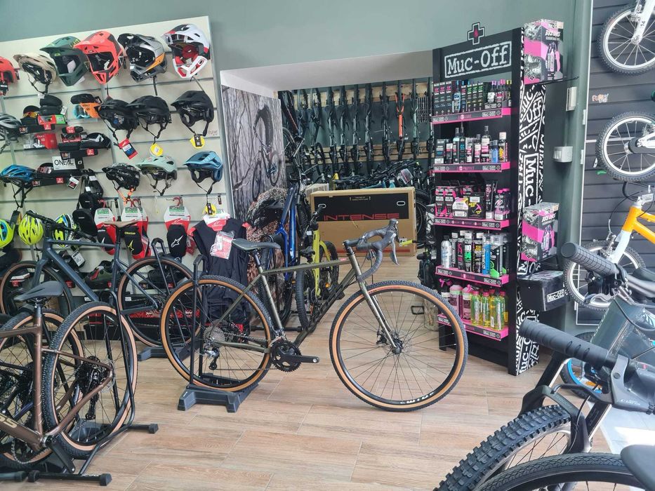 Bicicleta Kross Esker 4.0 M 28 M in stoc la Est Bike Funky Sports