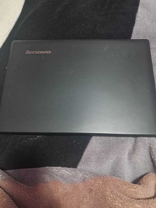 Laptop lenovo 700 de lei