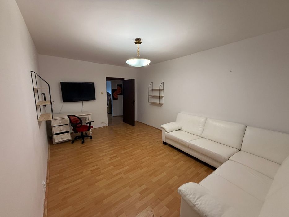 De vânzare apartament cu trei camere in cartierul Unirii.Mai multe detalii la telefon 0751687836.