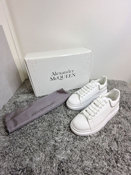Adidași Alexander McQueen