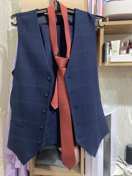 Костюм тройка…..