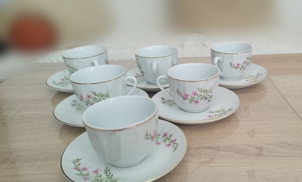 Стар Български порцеланов сервиз.