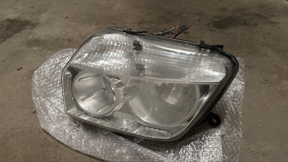 Фара Рено Дастер