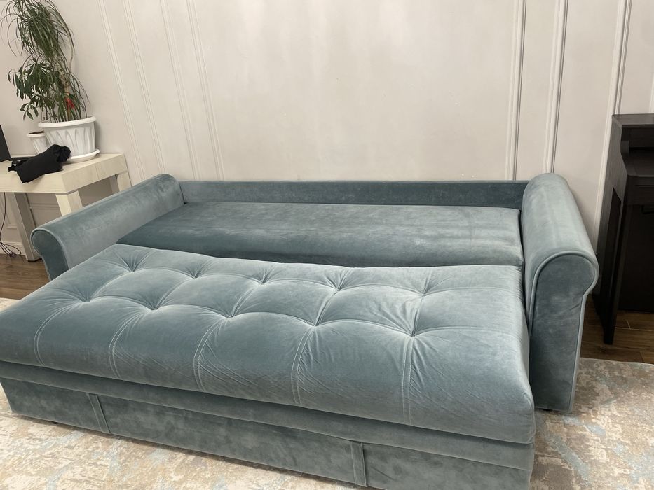 продаю стильный диван