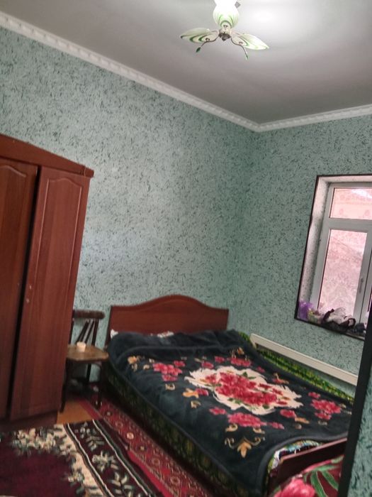 Sputnik 31 maktab yoni hovli joy sotiladi