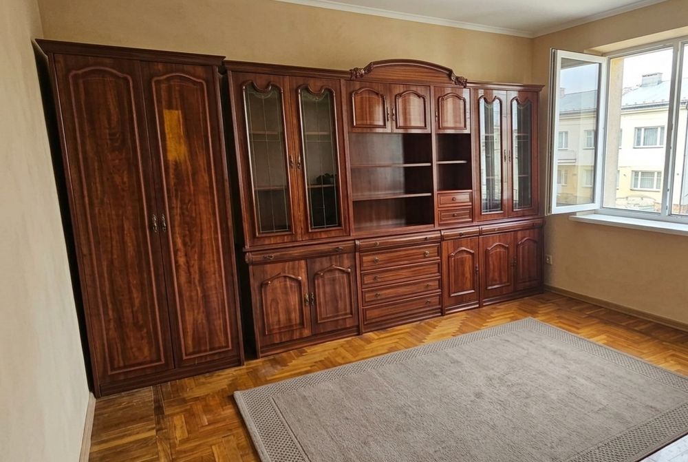 СРОЧНО! Испанская мебельная стенка