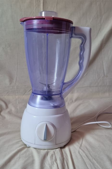Blender de masa ALASKA SM 4000

Putere: 400W,
Numar de viteze: 2 + puls,
Capacitatea recipient 1.5L,
Sistem SECURE LOCK.
