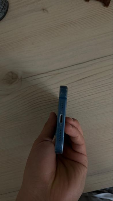 Продам айфон 13