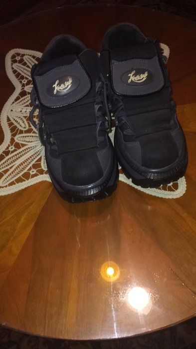 Clapari,incaltaminte pt schiat