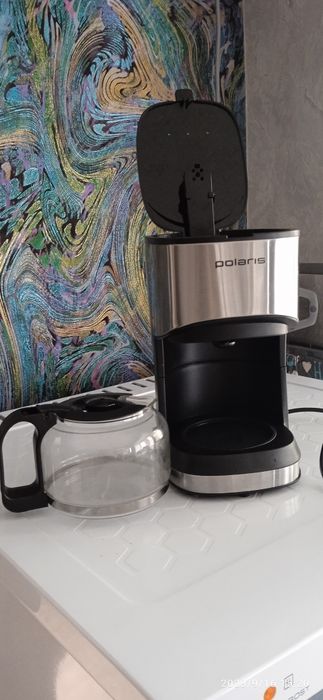 Продам кофеварку Polaris