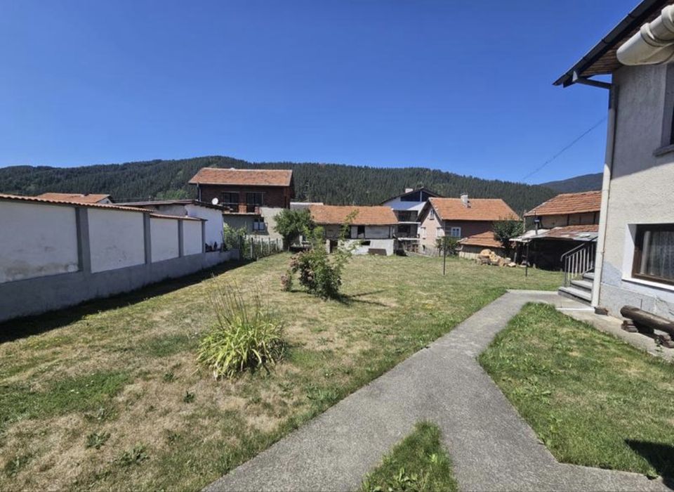 Продава се Къща в с. Говедарци, Област София-област - 308 кв.м за 422 €/кв.м - Снимка #2