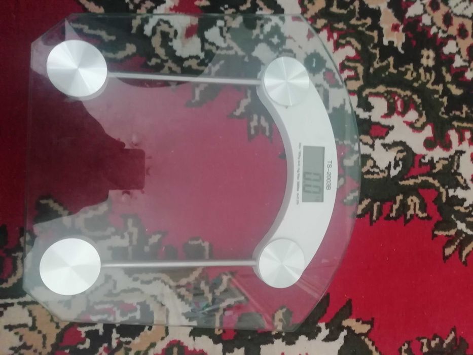 Весы напольные продам