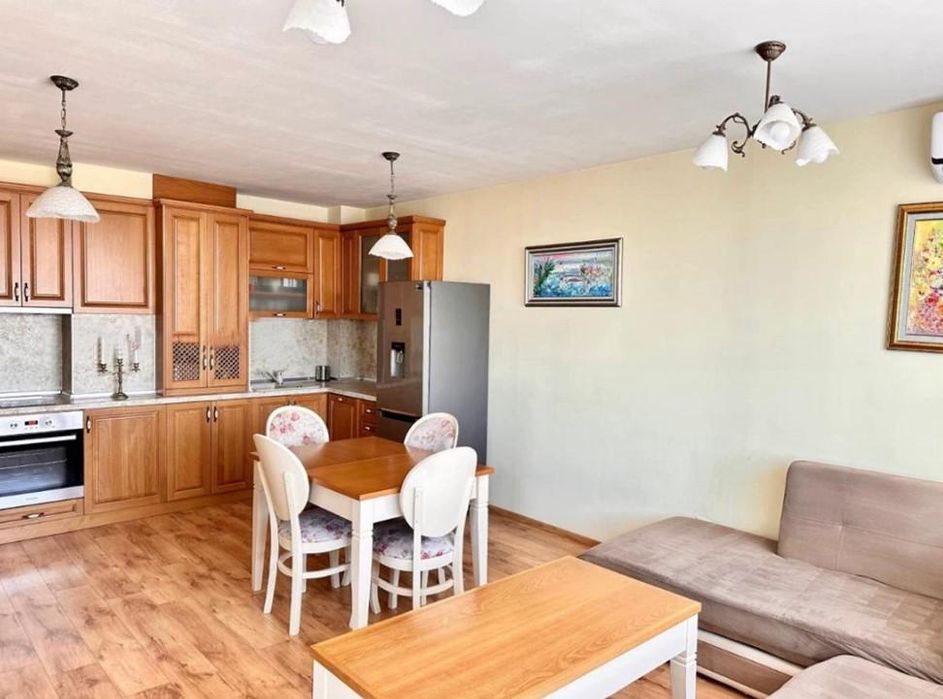 Дава се под наем Двустаен апартамент в София, Витоша - 75 кв.м за 697.17 € - Снимка #1