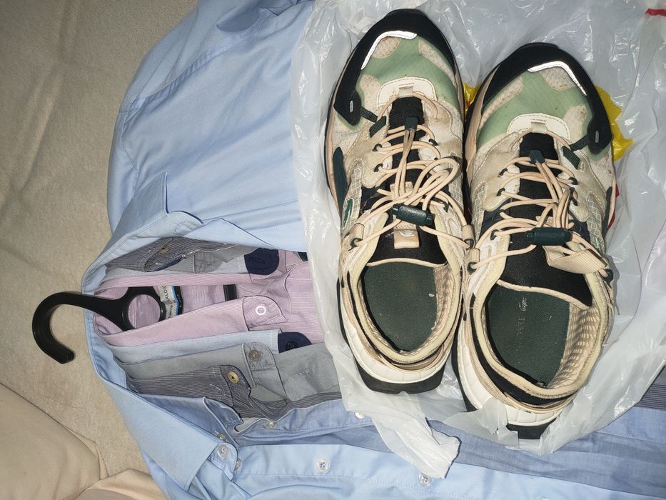 Рубашки S кроссовки 42,5