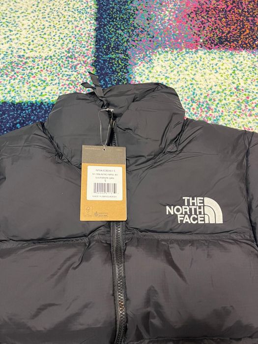 Vând geaca north face