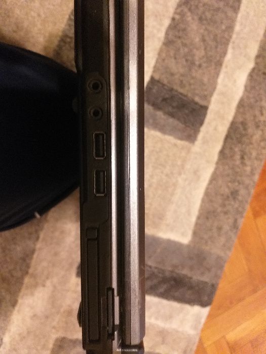 Лаптоп ASUS (Асус)