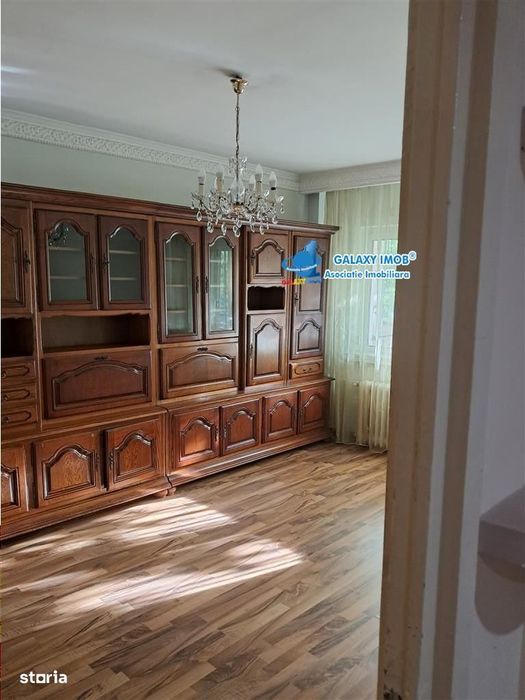 vanzare ap cu 3 camere cf 1 dec  . TRIVALE  .