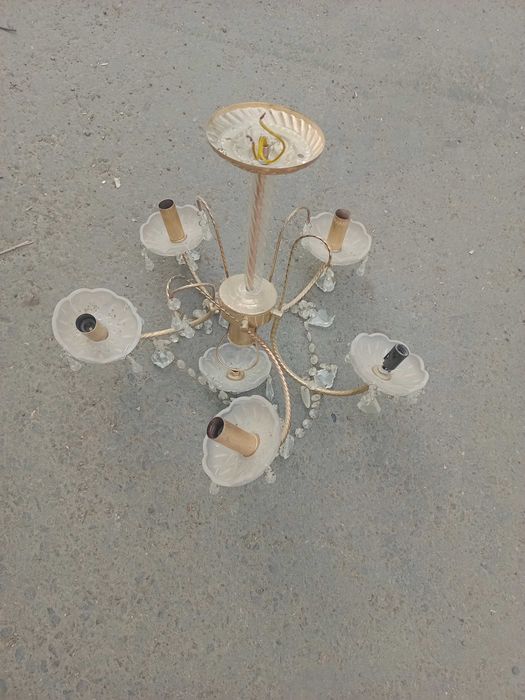 Продам люстры состояние хорошее