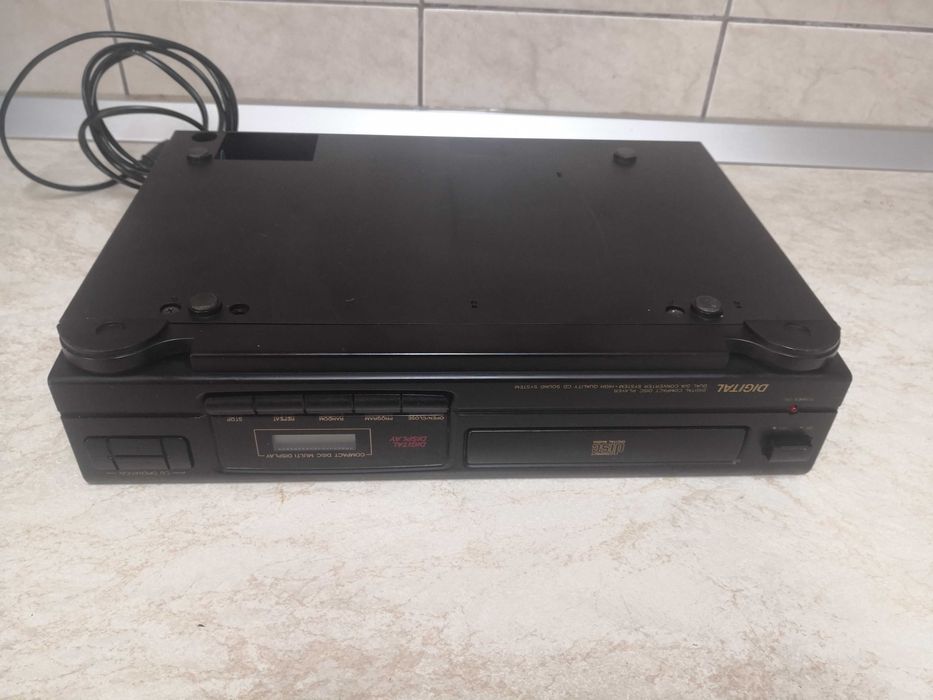 Digital Compact Disc Player CD033
