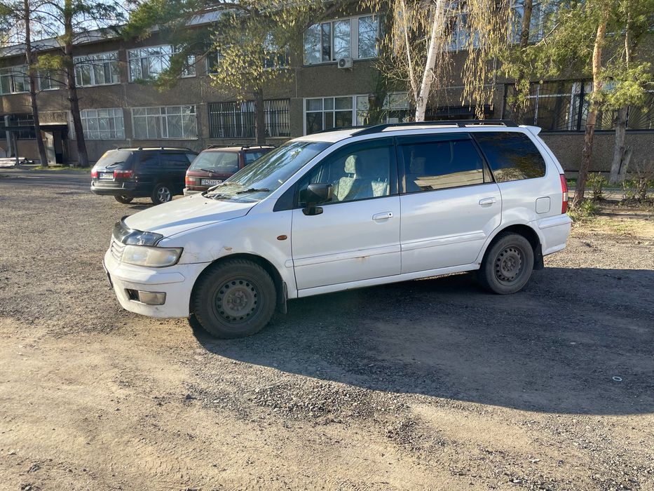 Mitsubishi Chariot