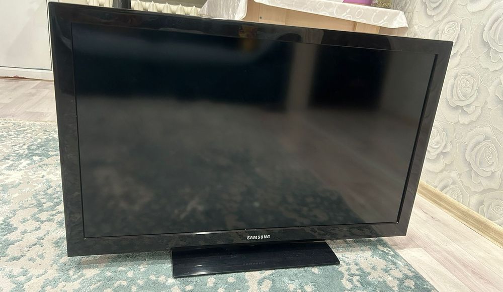 Продам телевизор срочно