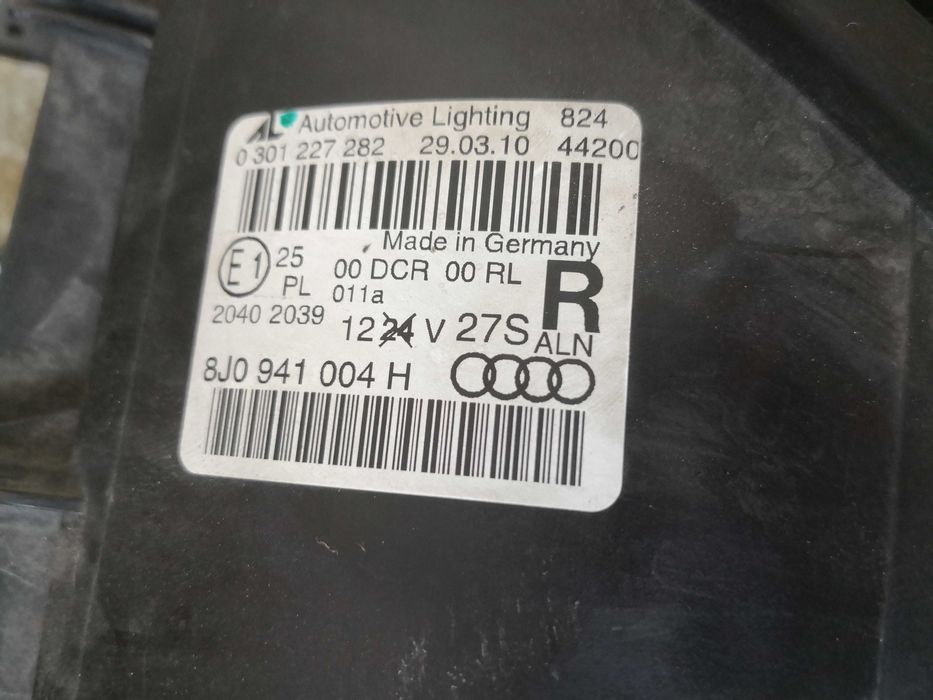 Фар Audi TT Xenon десен/Фар Ауди ТТ Ксенон Оригинален