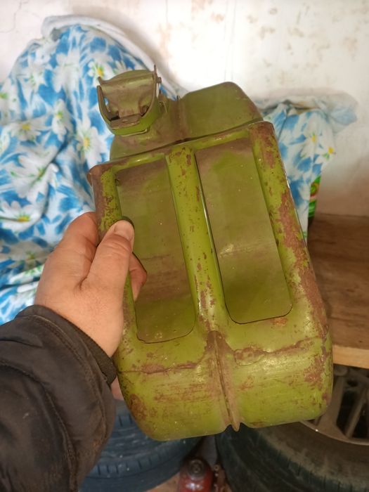 В продаже канистра СССР ГОСТ. 20 литров.