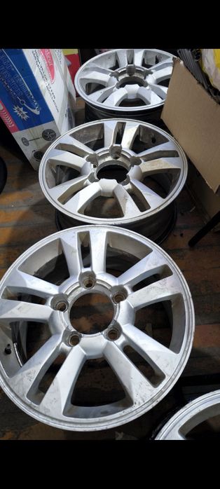 Продам диски  на Тойота Лендкрузер 200