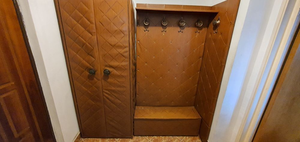 Vând set cuier+dulap  hol