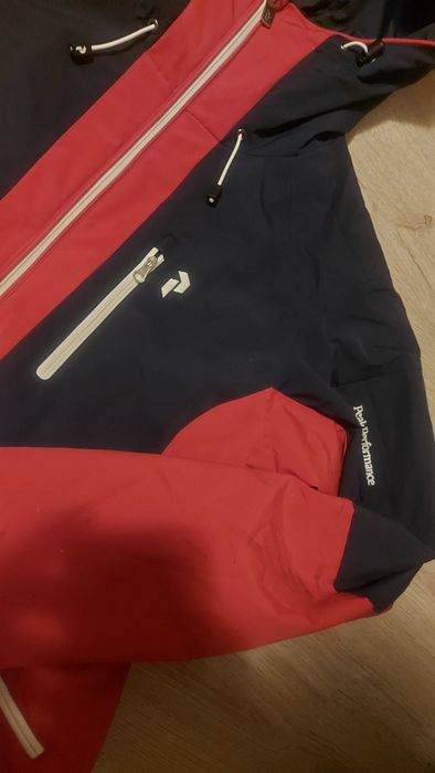 Peak performance ски яке дамско S размер
