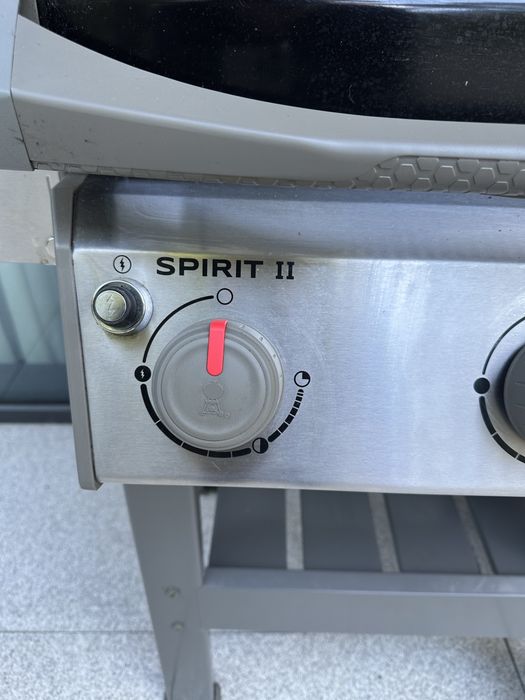 Gratar pe gaz Weber Spirit II E-310 (3 arzătoare) + Husă Weber